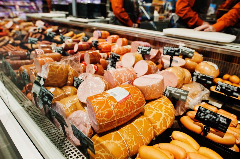 saucisses-au-lait-diverses-viandes-au-supermarche (1)